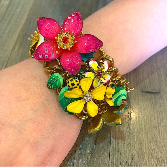 Authentic Betsy Johnson tropical floral bracelet in rainbow colour 🌺🌼🌸🌻🌷🌈 - Picture 2 of 12